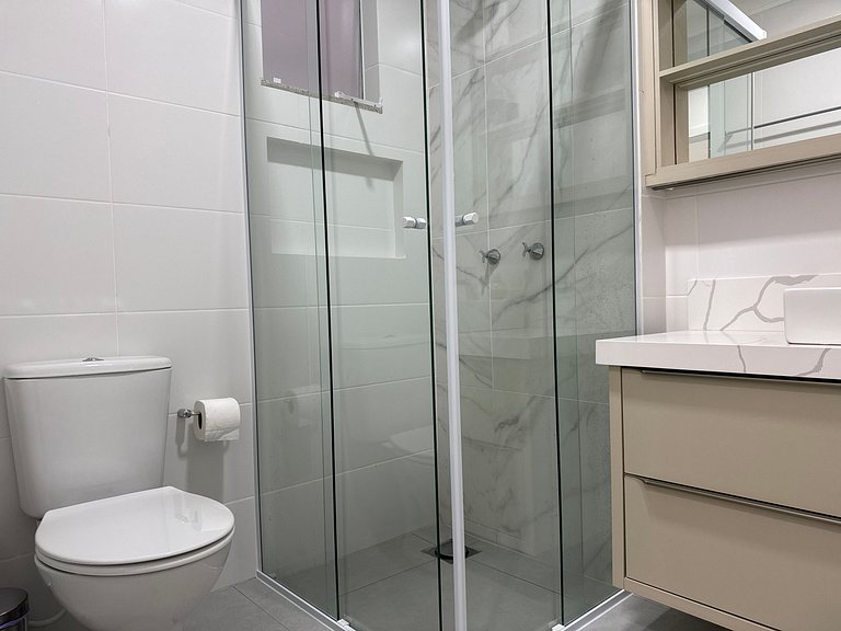 Apto c/ Churrasq. em Condo c/ Piscina RMM0107