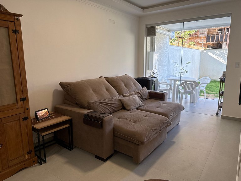 Apto c/ Churrasq. em Condo c/ Piscina RMM0107