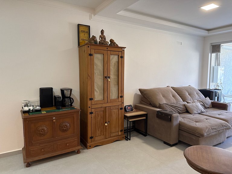 Apto c/ Churrasq. em Condo c/ Piscina RMM0107