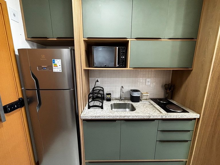 Studio em prédio c/ piscina no rooftop SMT0124