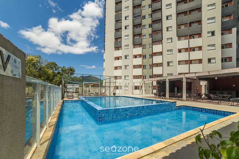 Apto em Cond. c/ Piscina e Academia RGK1202