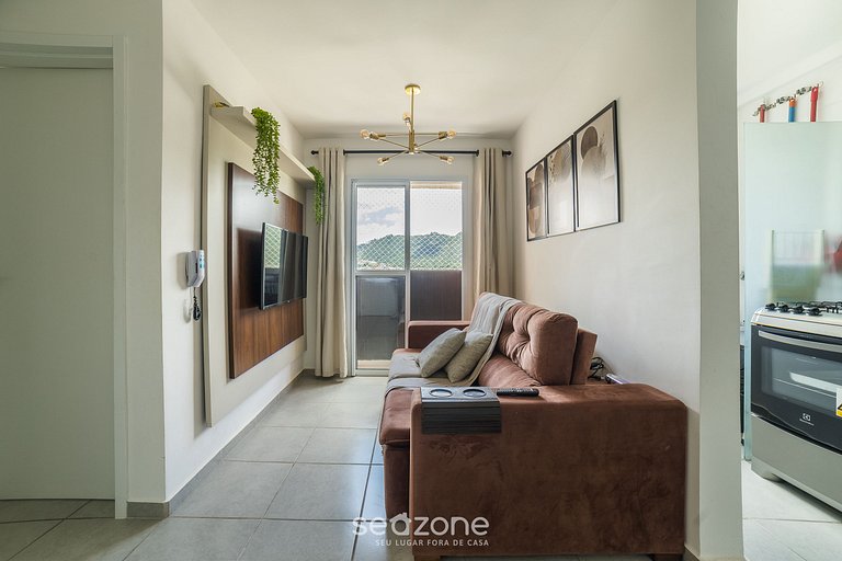 Apto em Cond. c/ Piscina e Academia RGK1202