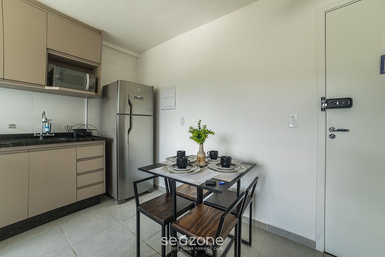 Apto em Cond. c/ Piscina e Academia RGK1202