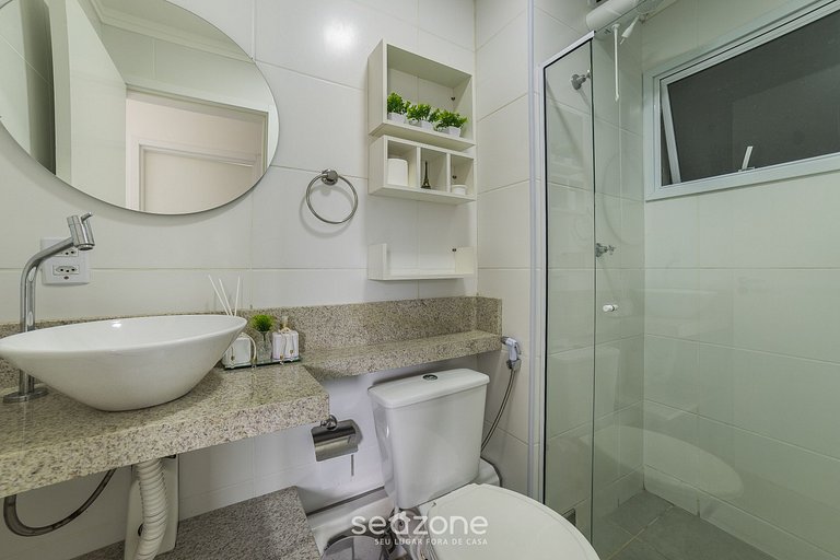 Apto em Cond. c/ Piscina e Academia RGK1202