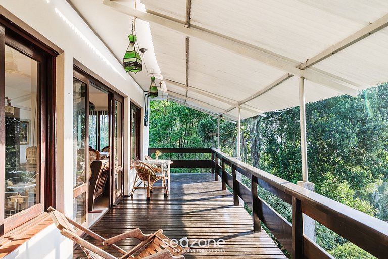 Casa vista mar em cond. a 10min da praia PEV025