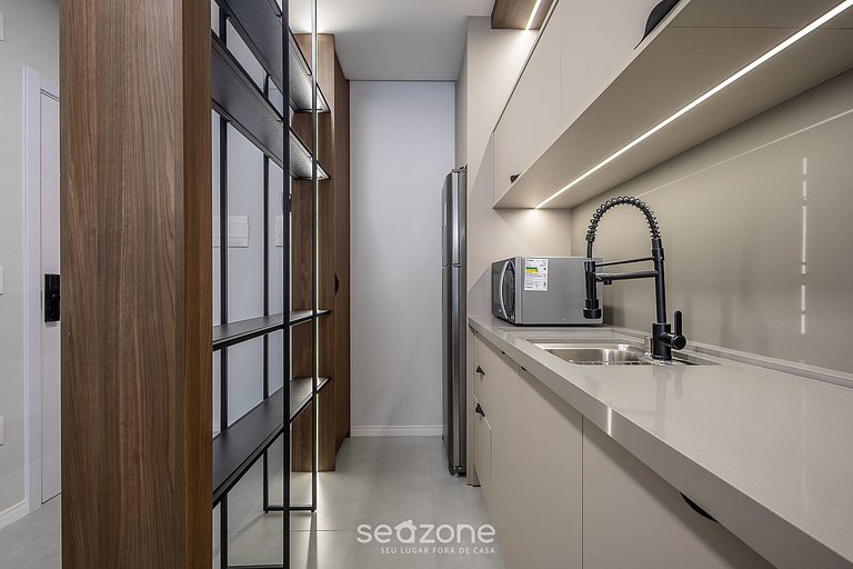 Studio c/ varanda a poucos passos da praia FFS0501