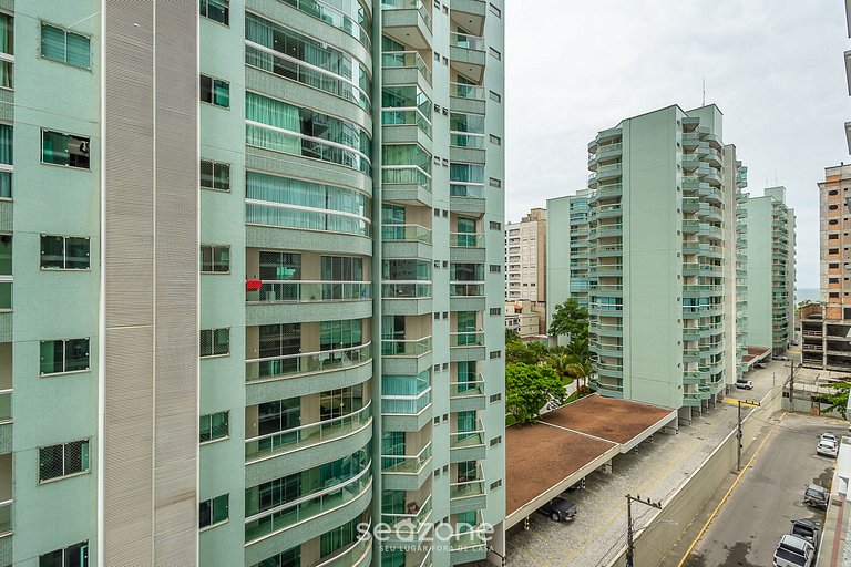 Varanda a poucos passos da praia FFS0501