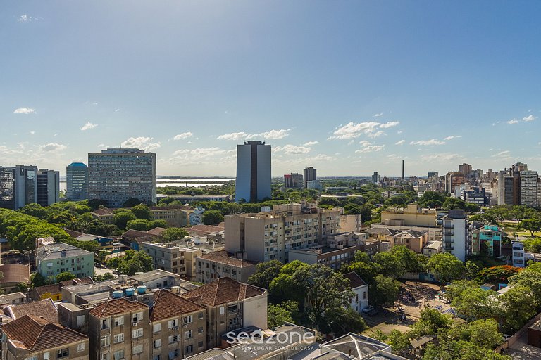 Condomínio com lazer completo e localização imbatível em POA