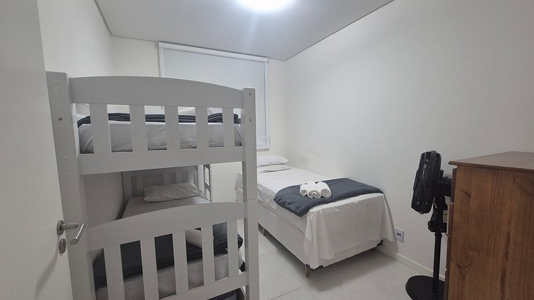 Apto Vista Parcial Mar 130 m da Praia AVR1504