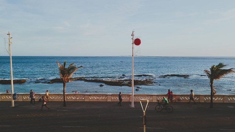 Apto 1 suíte c/ varanda vista mar HBA0108