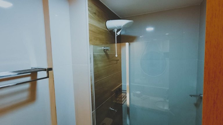 Apto 1 suíte c/ varanda vista mar HBA0108