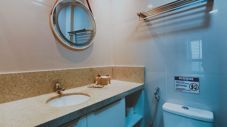 Apto 1 suíte c/ varanda vista mar HBA0108