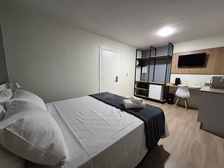 Studio en cond. con piscina cubierta UPP0611