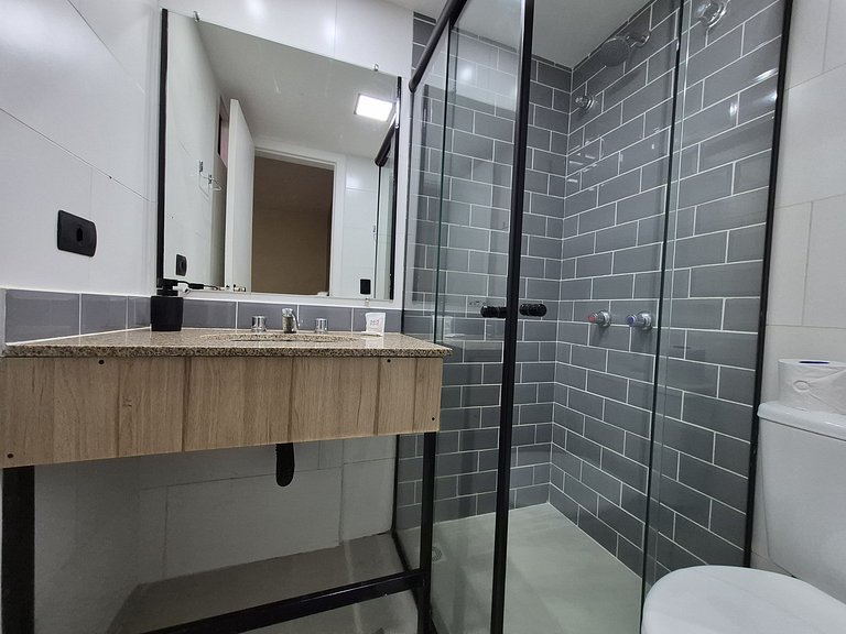 Studio em cond. c/ piscina coberta UPP0611