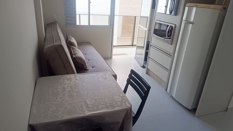 Apto a 160 m da Roda Gigante em BC - EPJ0601