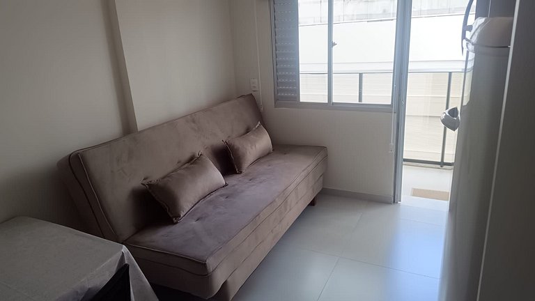 Apto a 160 m da Roda Gigante em BC - EPJ0601