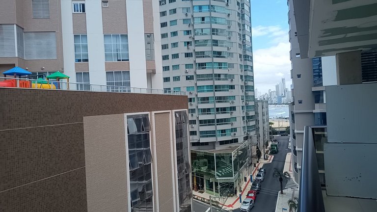 Apto a 160 m de la Rueda Gigante en BC - EPJ0601