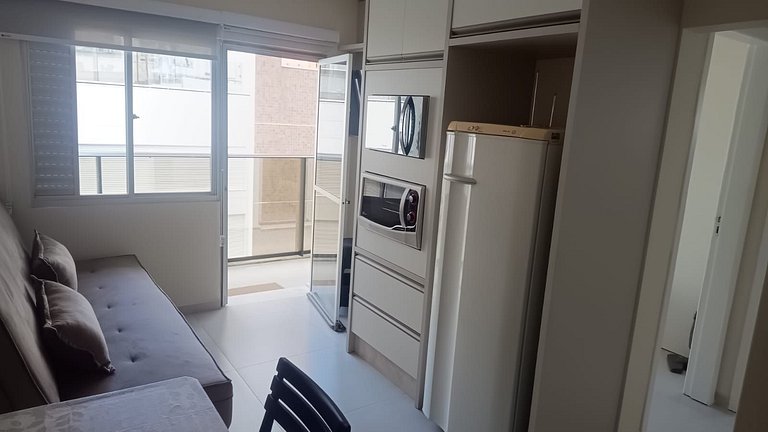 Apto a 160 m da Roda Gigante em BC - EPJ0601