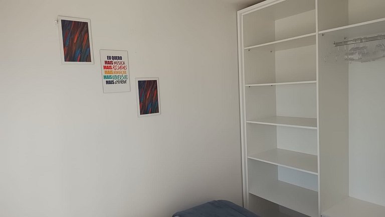 Apto a 160 m da Roda Gigante em BC - EPJ0601