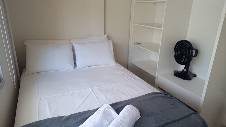 Apto a 160 m da Roda Gigante em BC - EPJ0601