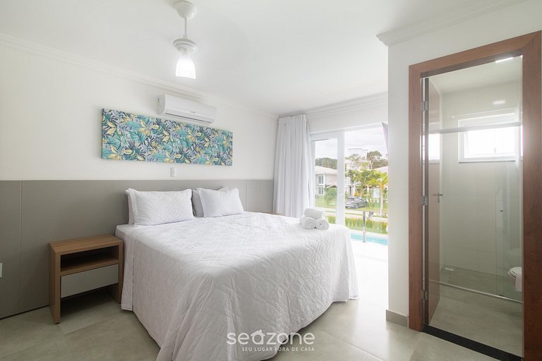 Casa 2 Suítes em Cond. c/ Piscina MNT0058