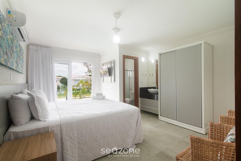 Casa 2 Suítes em Cond. c/ Piscina MNT0058