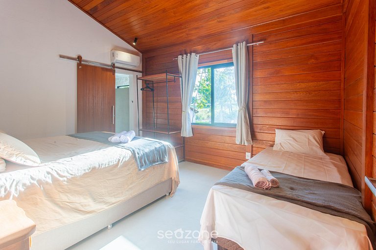 Casa em cond. c/ Piscina e churrasq. RVE0005