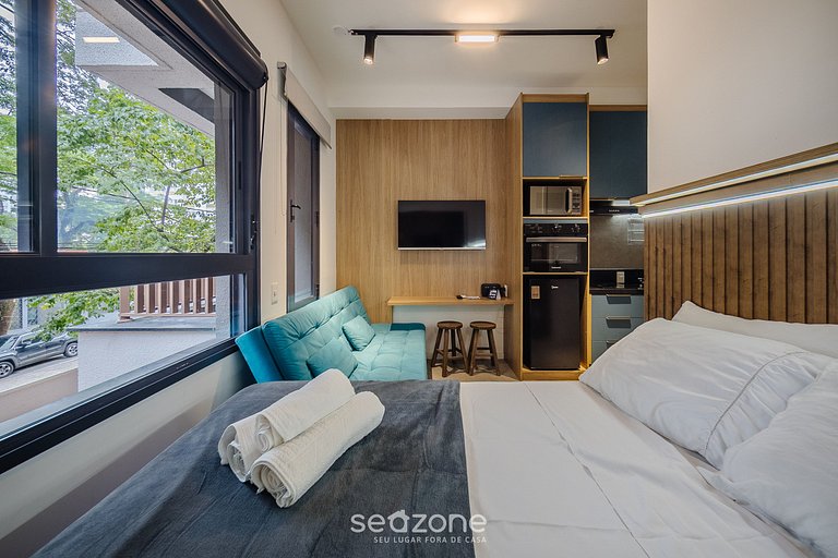 Studio em cond. c/ piscina e academia, SP HMC0101