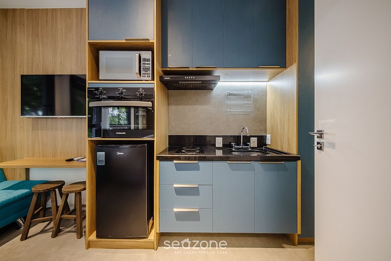 Studio em cond. c/ piscina e academia, SP HMC0101