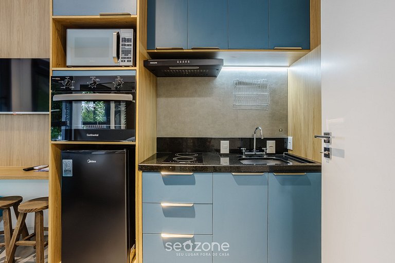 Studio em cond. c/ piscina e academia, SP HMC0101