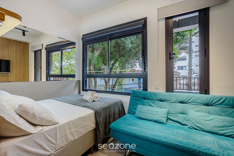 Studio em cond. c/ piscina e academia, SP HMC0101