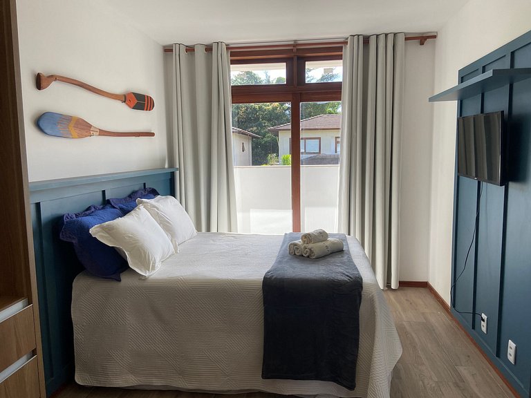 Apto em Cond. c/ Piscina a 150 m da Vila CVB0112