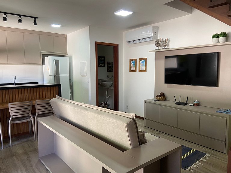 Apto em Cond. c/ Piscina a 150 m da Vila CVB0112