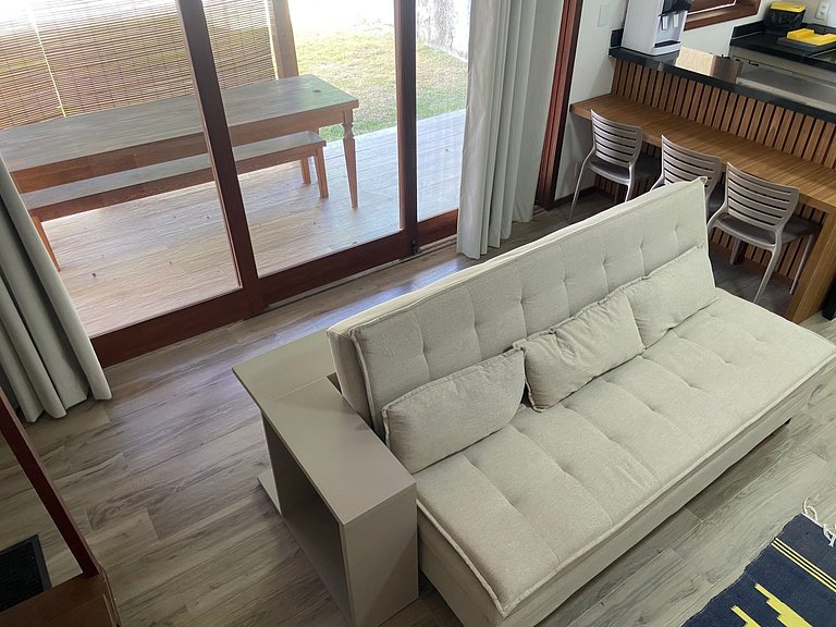 Apto em Cond. c/ Piscina a 150 m da Vila CVB0112