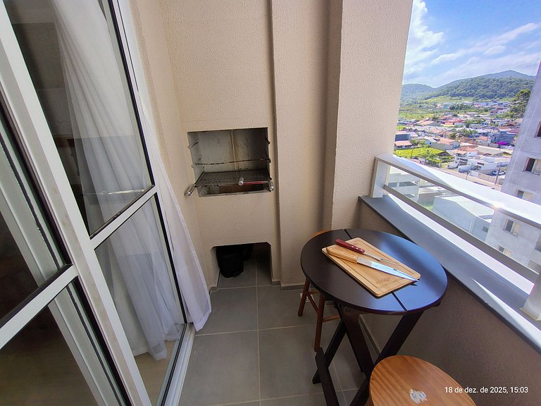 Apto c/ Churrasqueira a 750 m da Praia CIB1104