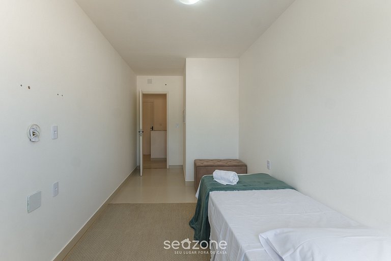 Casa con Piscina y 6 Habs en Camaraçi PJE0001