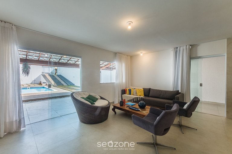 Casa c/ Piscina e 6 Quartos em Camaraçi PJE0001