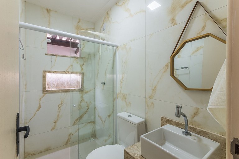 Casa c/ Piscina e 4 Quartos em Camaraçi PJE0001