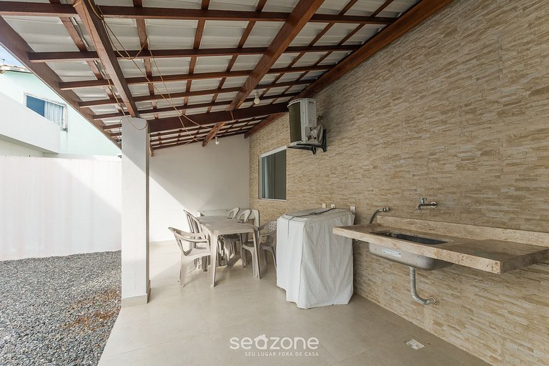 Casa c/ Piscina e 4 Quartos em Camaraçi PJE0001