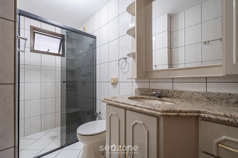 Apto prox a Praia Central em Balneário SC IAP213