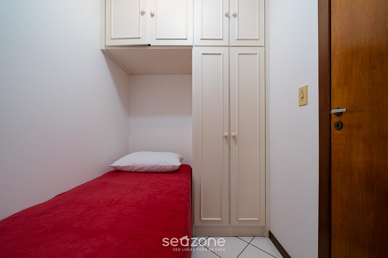 Apto prox a Praia Central em Balneário SC IAP213