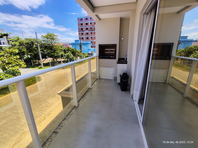 Apto c/ Churrasqueira a 400m da Praia RSH0102