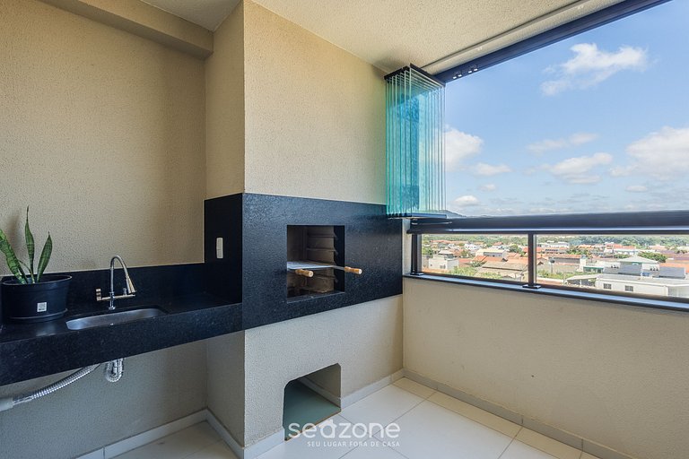 Apto c/ suíte e varanda gourmet em Penha SKL0601