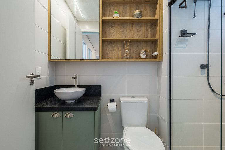 Apto c/ suíte e varanda gourmet em Penha SKL0601