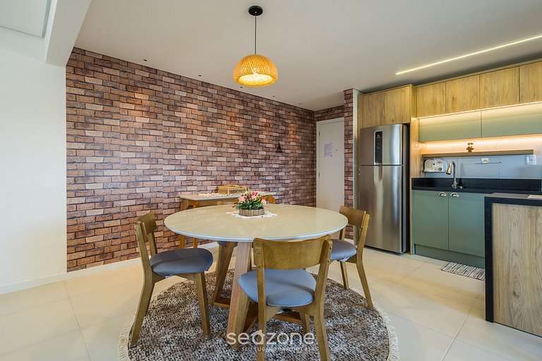 Apto c/ suíte e varanda gourmet em Penha SKL0601