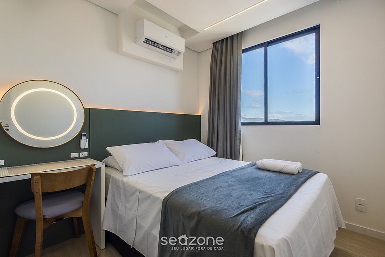 Apto c/ suíte e varanda gourmet em Penha SKL0601