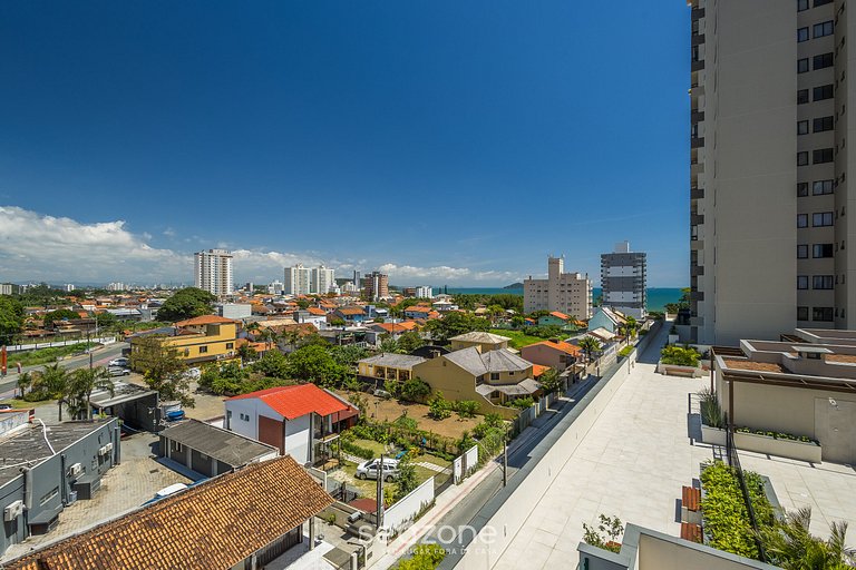 Apto c/ suíte e varanda gourmet em Penha SKL0601