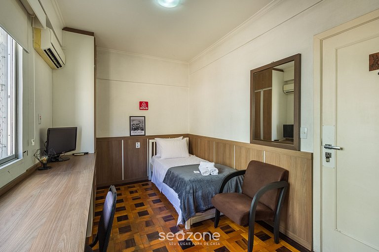 Studio no centro histórico de PoA ELS1103