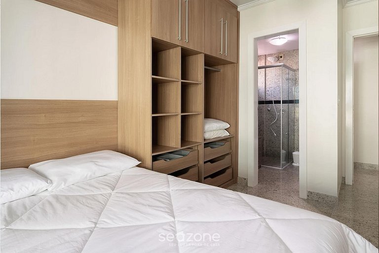 Apto c/varanda a 4min da praia de Bombas COL102