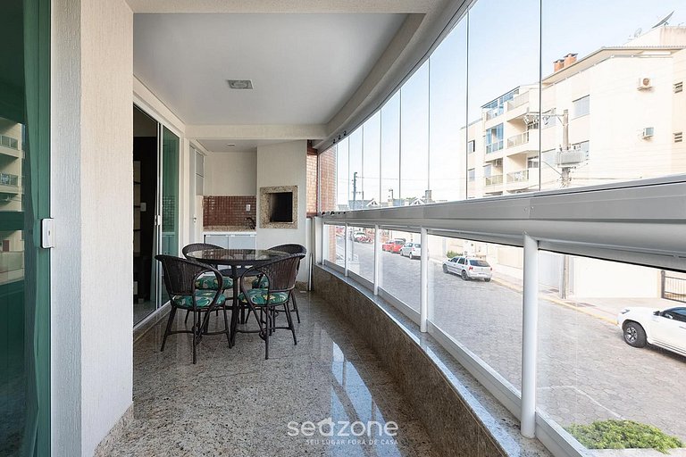 Apto c/varanda a 4min da praia de Bombas COL102